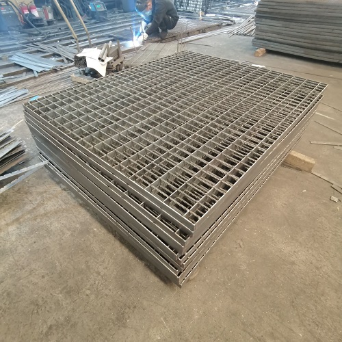 如何挑选性价比高的平台钢格栅钢格板