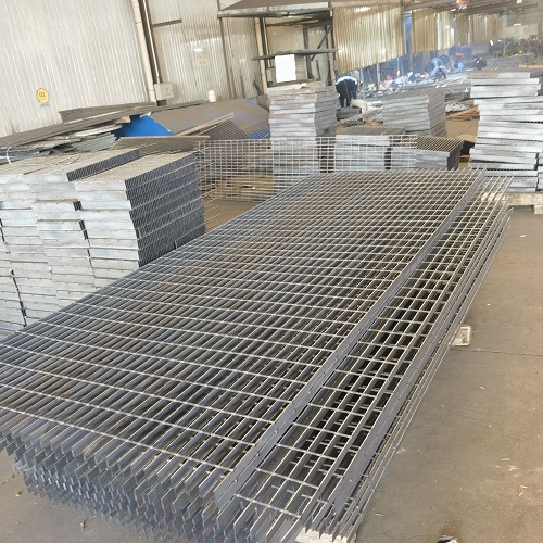 养殖用钢格板踏步板优势和分类