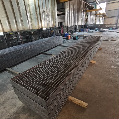 客户案例：某工厂因贪便宜买劣质钢格板，损失超百万！