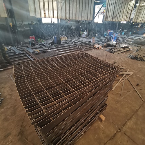 石化行业钢格板防火方案：阻燃涂层如何选择？