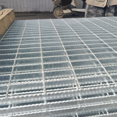 工业平台钢格栅解决方案：高承重与稳定性的完美结合