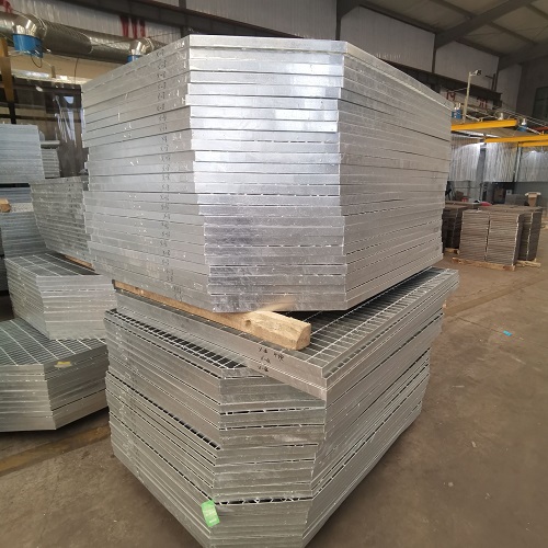 商业步行街钢格栅：美观与安全兼顾的铺装方案